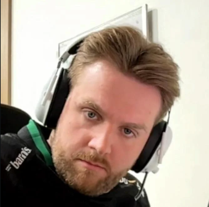 Jannis ๐ฟ tweet media