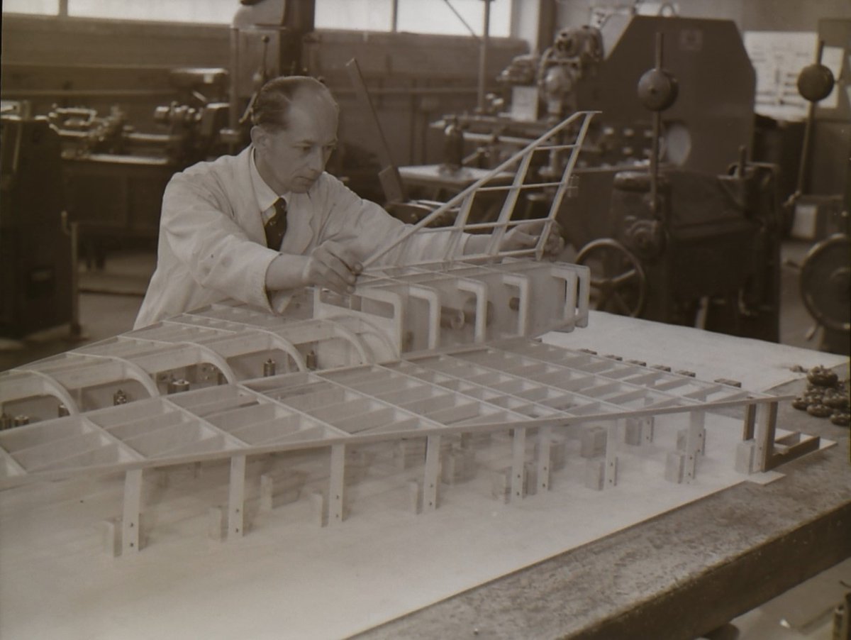 cranfieldlib's tweet photo. If you're currently working on your group design project, this shows what you might have been working on if you were at Cranfield in 1960. The large model of a Mach 2 airliner was used for aeroelastic modelling. using representative weights and springs.  #CranfieldPhotoArchive https://t.co/wMxY7N77l6