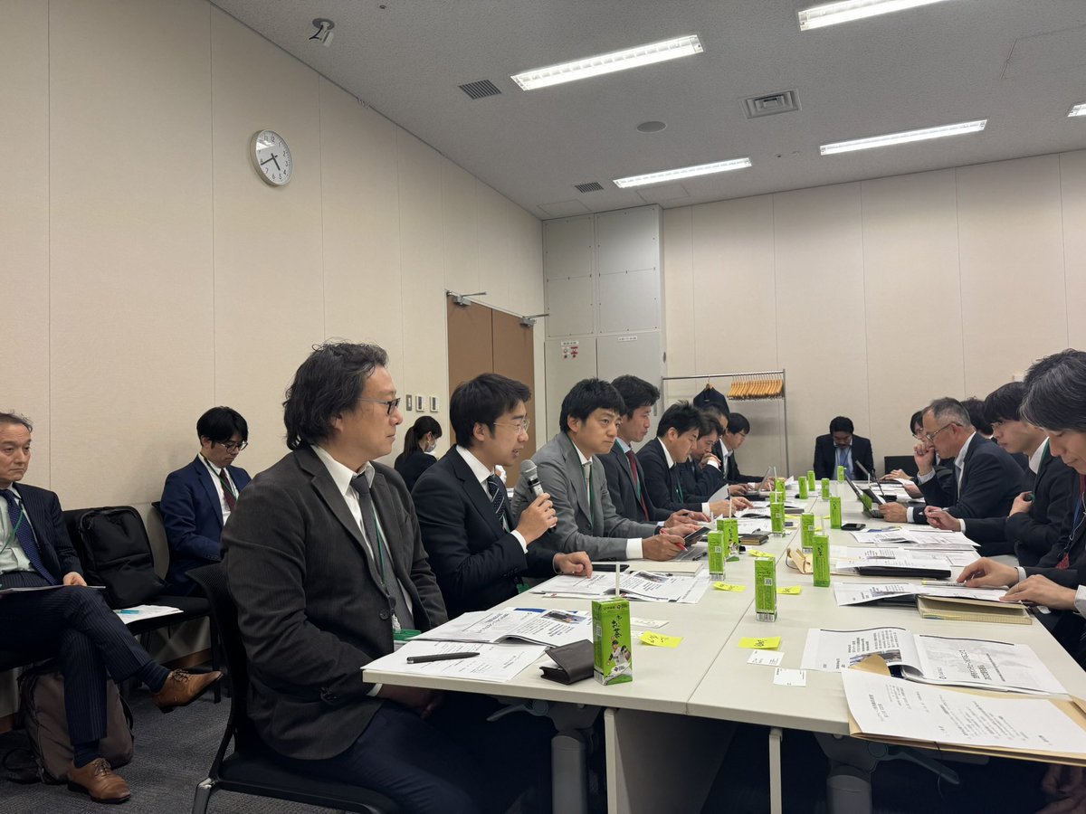 Jun1CanDo's tweet photo. （16:30-17:30）自民党ブロックチェーン推進議員連盟
木原誠二会長、平将明会長代行のもと、事務局長として司会。
ブロックチェーンの活用事例について、bitFlyer Blockchain、ソニーベンチャーズ、Startaleグループ、経産省からヒアリング。
サプライチェーンの信頼できる情報共有やAIエージェント間の取引などでステーブルコインやトークンを使ったオンチェーンでの情報や価値のやり取りが広がりつつあります。