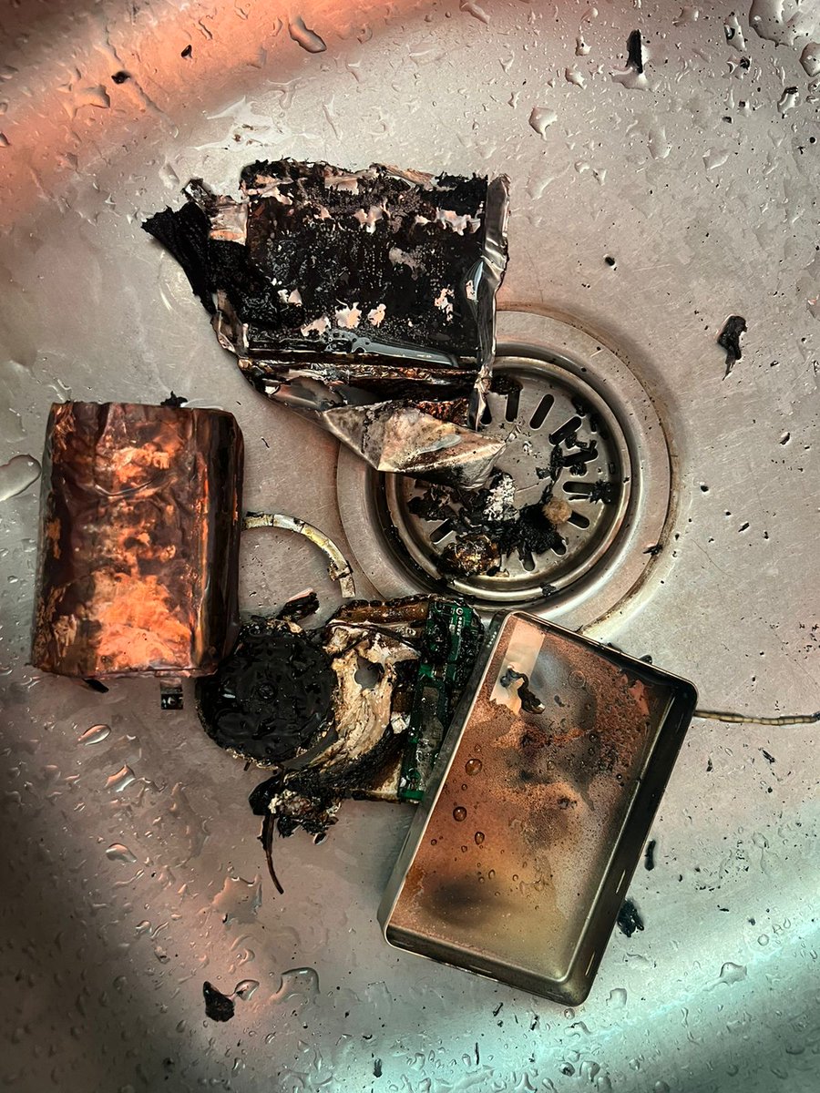 prathmeshkant's tweet photo. @MuvTechGh See condition of your item that was sold at one of your partner outlet. Would any action be taken at your end? This powerbank had caught fire while charging yesterday. https://t.co/caCIRJOvCZ