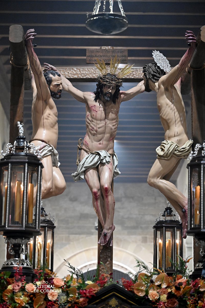 mezq_catedral's tweet photo. Recuerda el paso de la @LaConversion_ en un Viernes Santo para el recuerdo.

#semanasanta2026 #SemanaSantaCórdoba https://t.co/EpLPqXtwA7