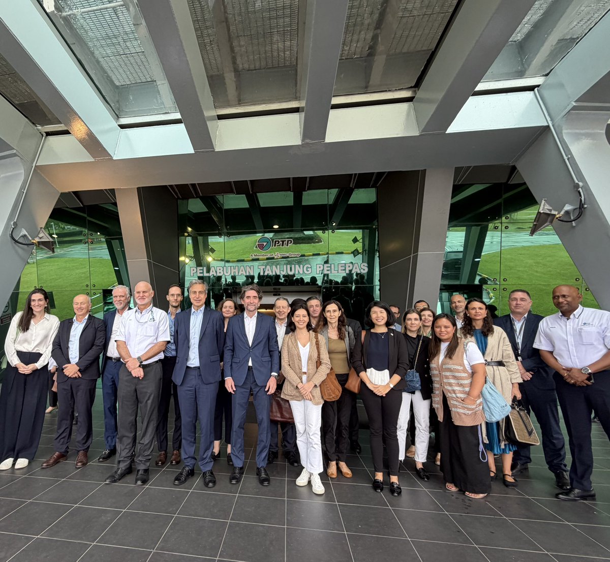 France in Singapore tweet media