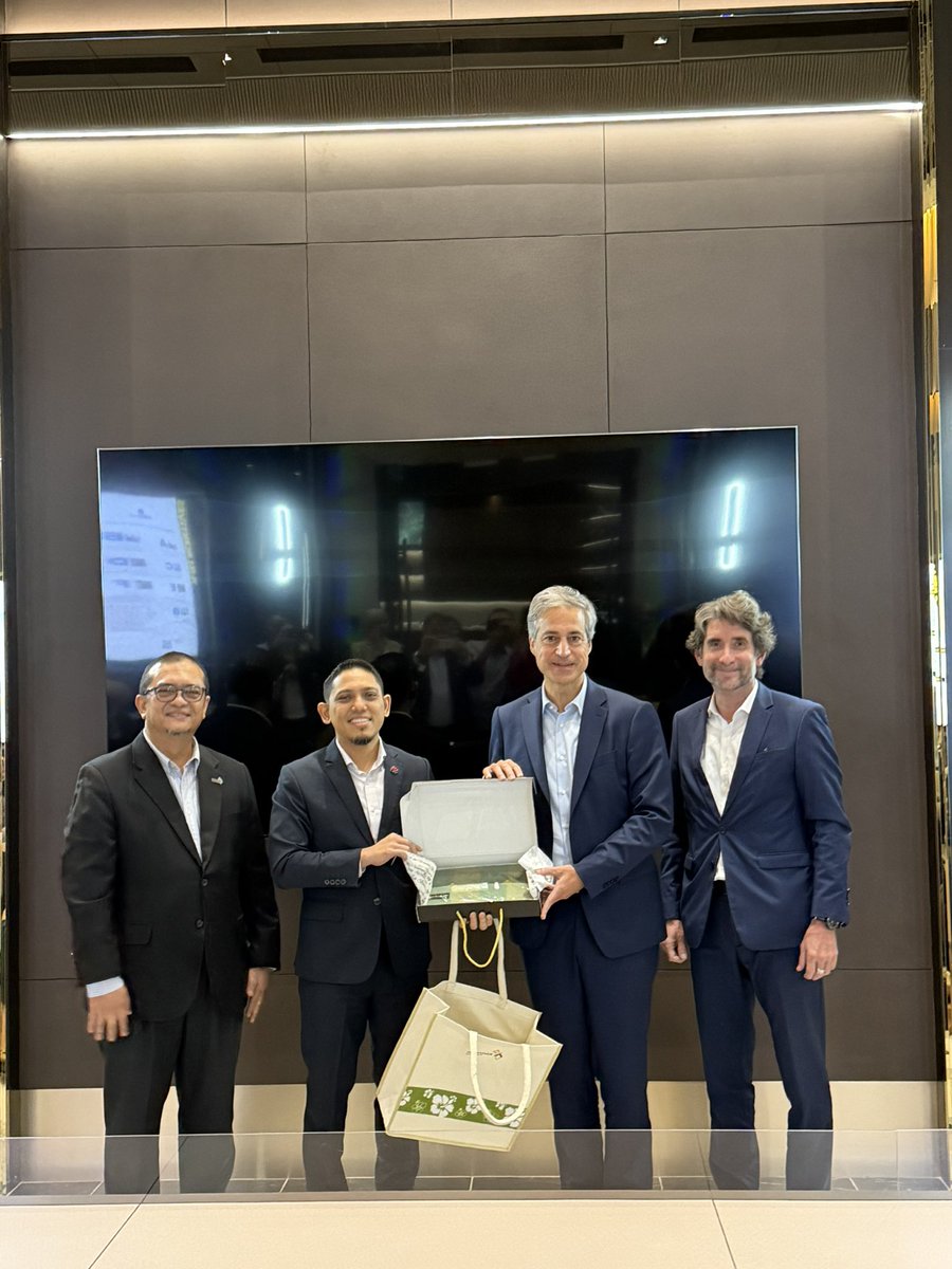 France in Singapore tweet media