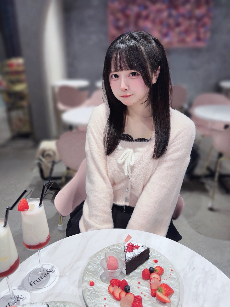 ゆずりは tweet media