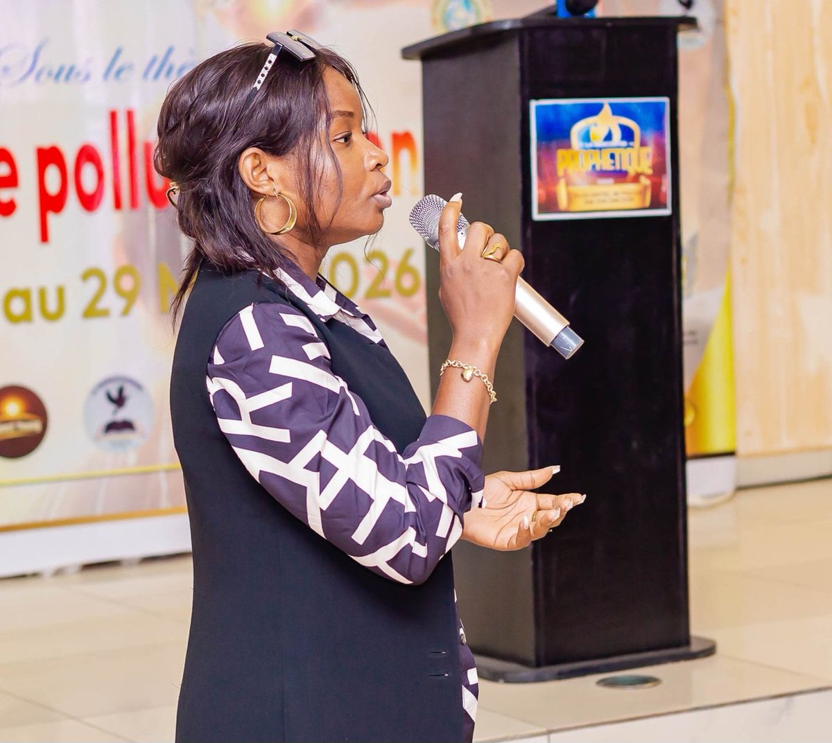 arcyel1's tweet photo. Mes Cy’Elois, Récemment j’ai passé des moments exceptionnels à la Rencontre Prophétique, programme organisé par l’Eglise du Héraut, du 27 au 29 Mars 2026 à Douala 🇨🇲. Merci à l’ Eglise du Héraut pour m’avoir convié à rendre ministère pendant cet événement d’impact. 
#Arcyel https://t.co/uzOOD9PIWs