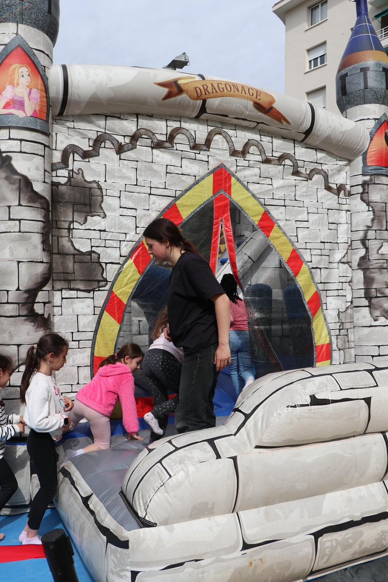 LeCannetVille's tweet image. #LeCannet Vive les #vacances #loisirs
Structures gonflables 
Pour #enfants 3-11 ans* 
Entrée libre 10h-18h  
🔹Place Jean Jaurès aujourd’hui jusqu’à 18h
🔹Place Foch MARDI 14 AVRIL  
🔹Plateau Bonnard MERCREDI 15 AVRIL  
🔹City-Stade Garibondy JEUDI 16 AVRIL