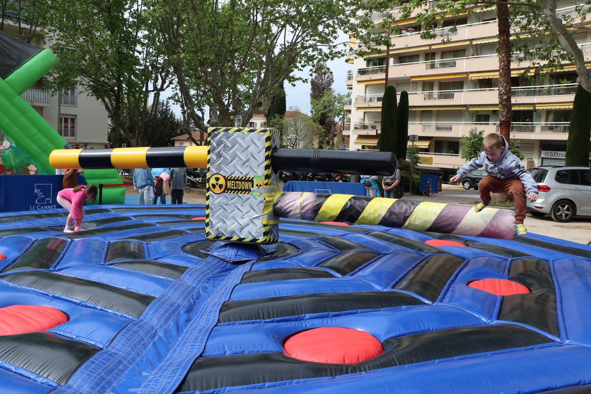 LeCannetVille's tweet image. #LeCannet Vive les #vacances #loisirs
Structures gonflables 
Pour #enfants 3-11 ans* 
Entrée libre 10h-18h  
🔹Place Jean Jaurès aujourd’hui jusqu’à 18h
🔹Place Foch MARDI 14 AVRIL  
🔹Plateau Bonnard MERCREDI 15 AVRIL  
🔹City-Stade Garibondy JEUDI 16 AVRIL