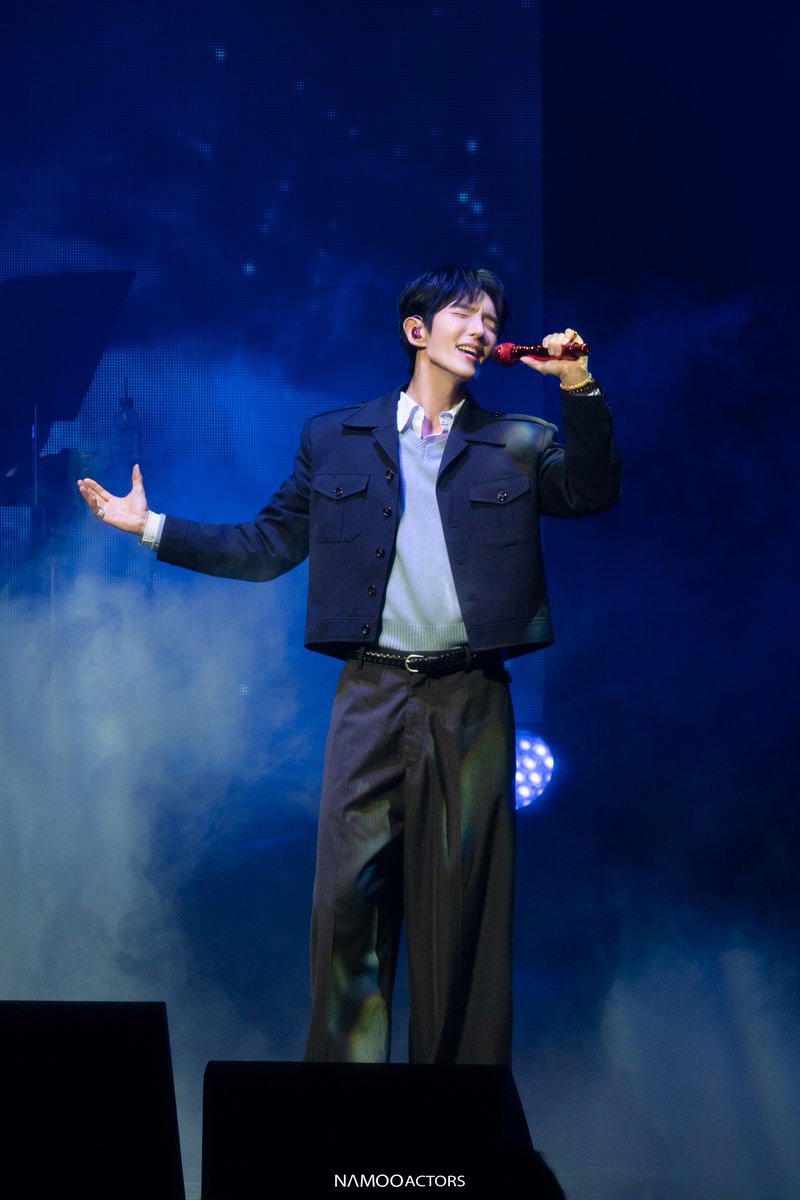 📰| 13.04.26 - Artigo Naver: Lee Joon Gi conclui fanmeeting no Japão com sucesso… Um ícone global que segue inabalável

🔗naver.me/xwo6IN0y

[1/3]

#LeeJoonGi #이준기 #EYES_ON_ME