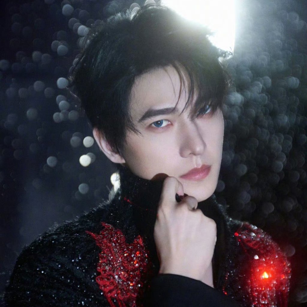 CEntxirs's tweet photo. 🍉 #YangYang will not renew his contract with Yuekai Entertainment when it expires and will leave it to establish his own independent studio and team. https://t.co/3oQ80Pn2H8