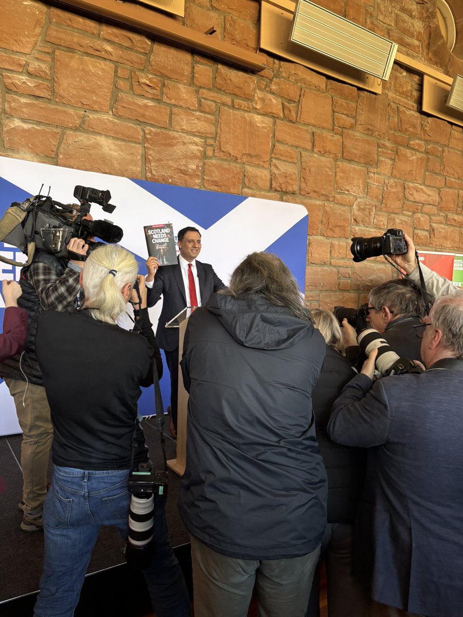 Elizabeth Carr-Ellis tweet media