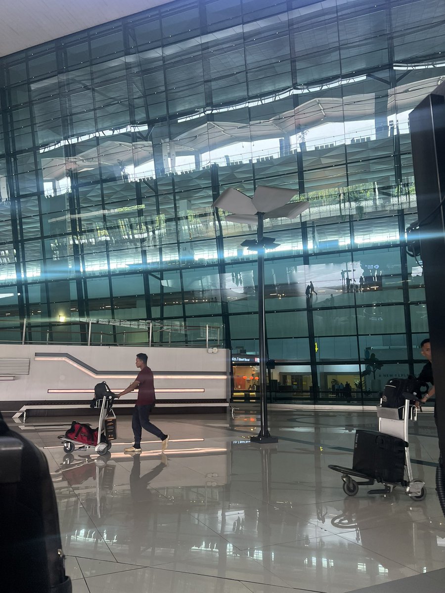 ramenow's tweet image. 5th Flight GA581 AAP-CGK🛫

@aptp_airport
@IndonesiaGaruda

#NoonFlight #Flight #Garuda #GarudaIndonesia #Meals 
#SobatAAP #Kemenhub #APTPranoto
#AjiPangeranTumenggungPranoto
#Airport #Bandara
#Samarinda #EastKalimantan
#KalimantanTimur #Borneo #ramenowfly2026