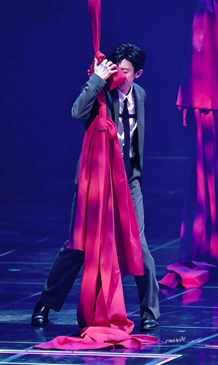 miniLoEy tweet media