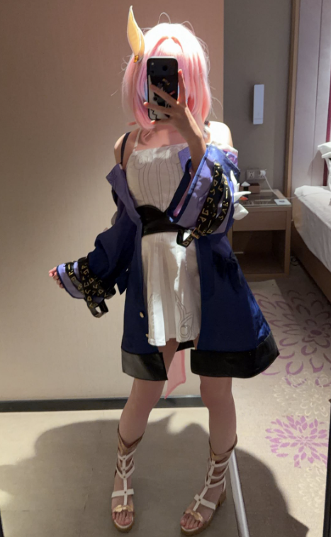 ortiz_moni22657's tweet photo. 低身長のコスプレイヤーでも需要ある？？ https://t.co/YQhB2G2Nho