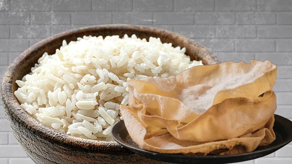 GoodNewsToday's tweet image. LeftOver Rice Recipe: बच गया है रसोई में कल का चावल? झटपट बना लें पापड़, दाल-चावल का स्वाद जाएगा बढ़

#Leftover #rice #Recipe #Papad #Food 

पूरी ख़बर पढ़ें:  tinyurl.com/yfjnkza2