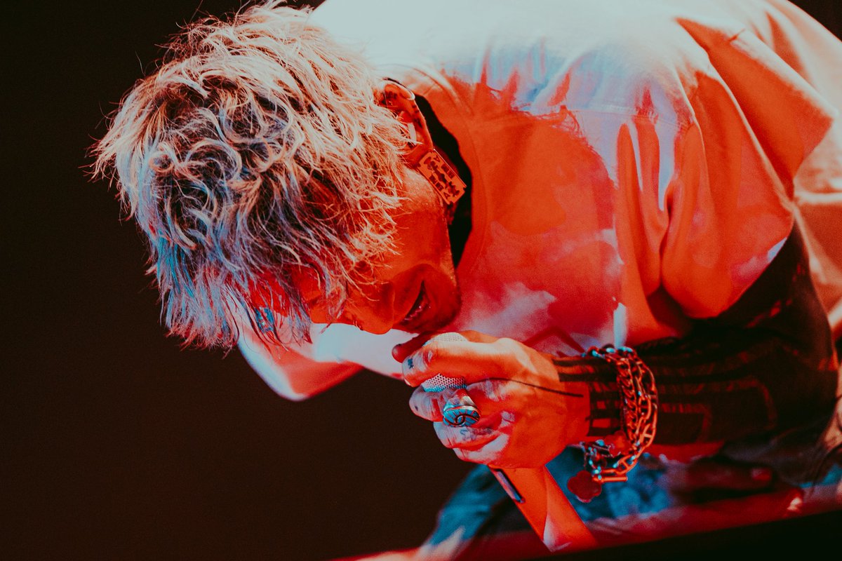AndyBromm's tweet photo. @machinegunkelly bringing the absolute heat to @RodLaverArena for the ‘Lost Americana’ world tour 📸

Shot for The Alternative Journal 📝
Special thanks to @LiveNationAU / @rpm_pr 🫱🏻‍🫲🏼 https://t.co/P5klTIp1o3