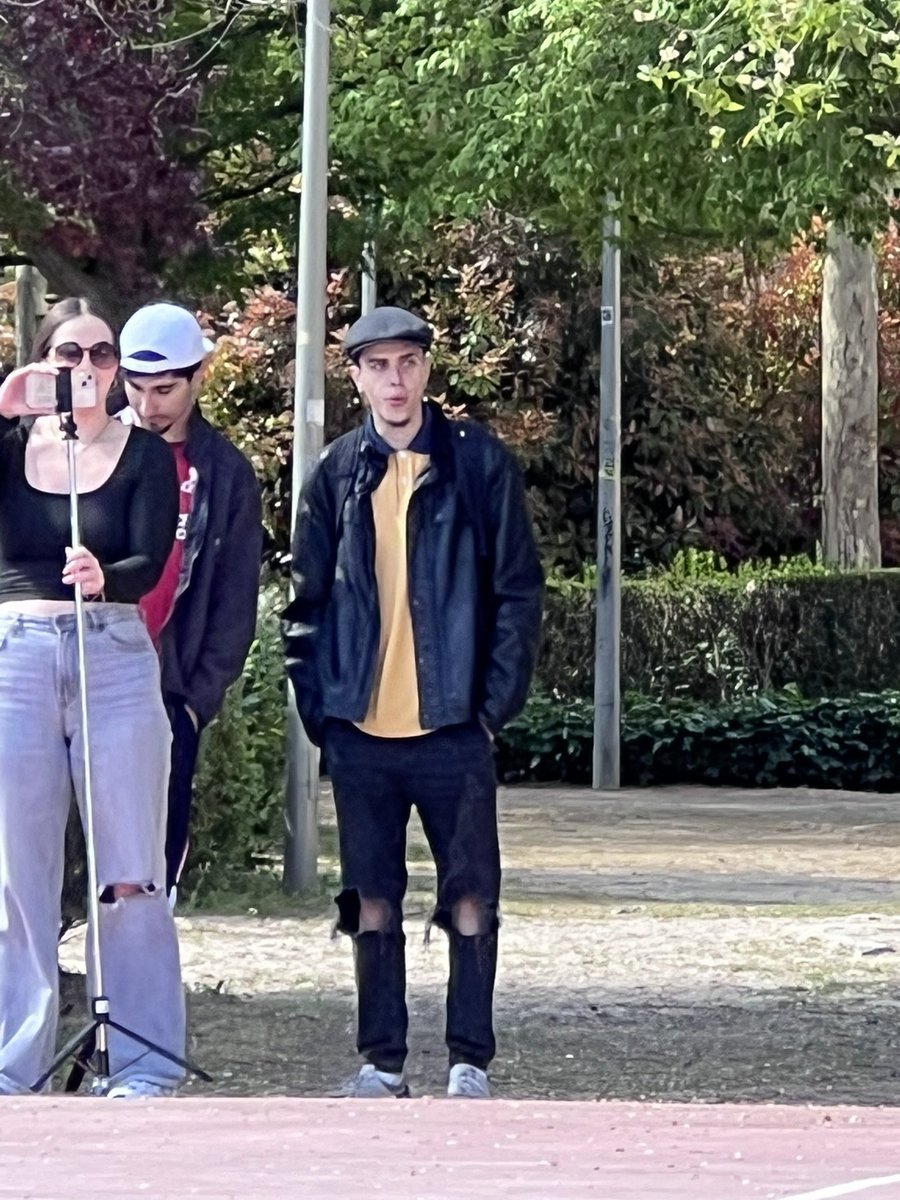 Colaboración Peaky Blinders x TP

Se está poniendo de moda esto de las boinas…