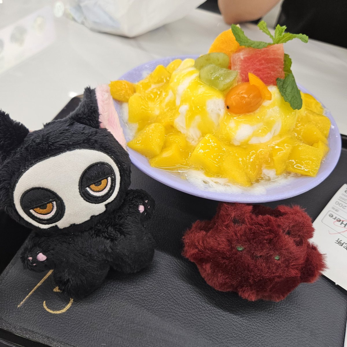 비상탈출 tweet media