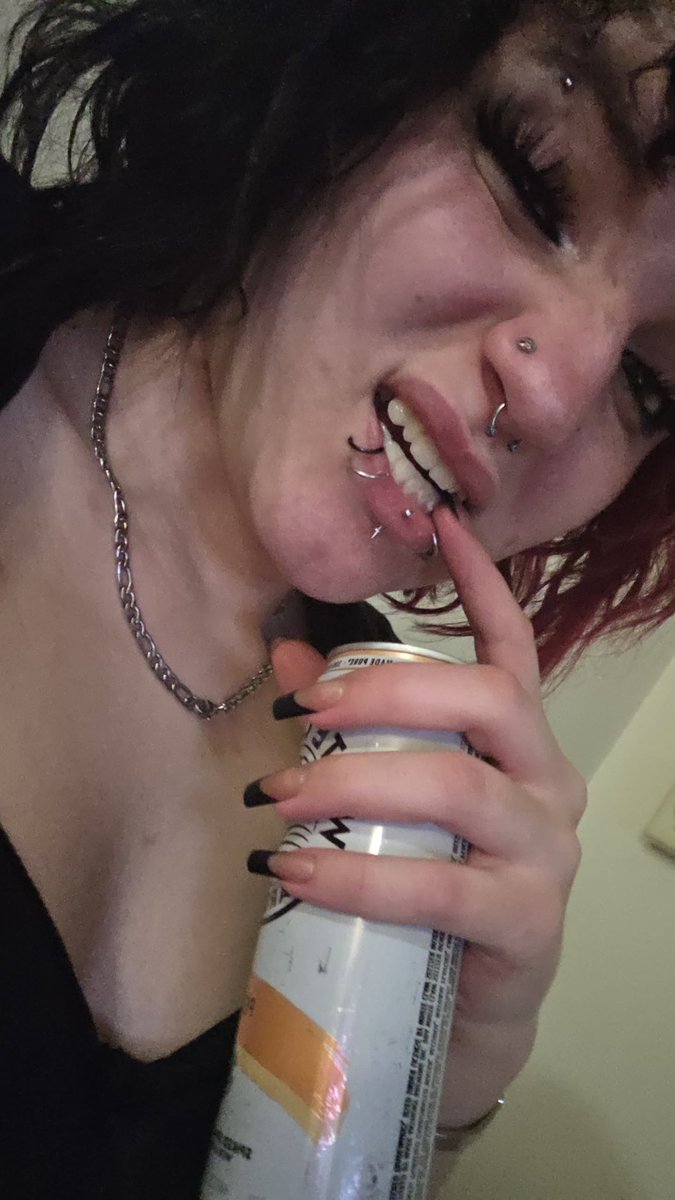 dead_daisy69's tweet photo. @atenbyd3ath @kqottrt @pooppizza12 Babes thats not mogging thats a filter 💀 no filter n i still look better 🤣 https://t.co/gi9Qw472VG