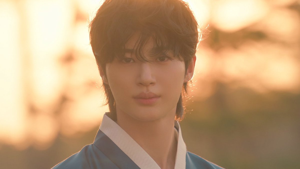 mel 🍂 tweet media