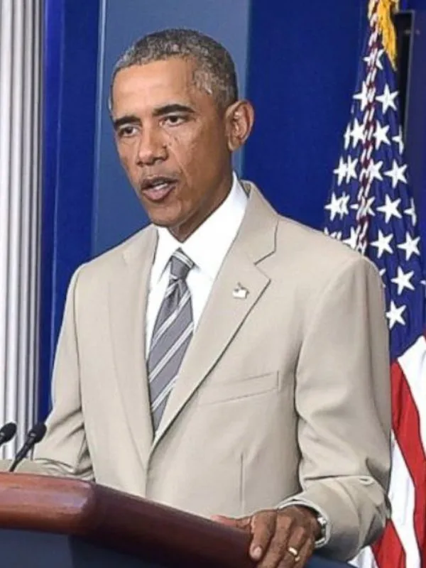 Truth_IsElusive's tweet photo. God fearing people will support Trump portraying himself as the Messiah, but a President wearing a tan suit is Blasphemy. Don't let Trump normalize crazy. https://t.co/bJuvrR5p9a