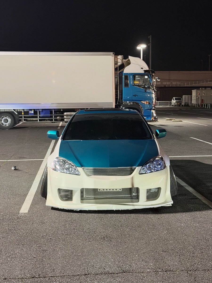 とみそー tweet media