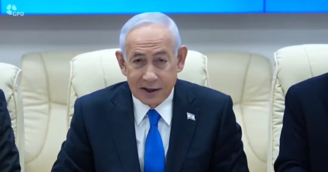 gabriel_draghi's tweet image. 🚨 #Netanyahu 🇮🇱 humilie l'administration #Trump 🇺🇲 en précisant que J.D. #Vance lui a fait un compte rendu détaillé des négociations de paix avec l'#Iran. 
« Il m'a fait un rapport détaillé, comme le font tous les jours les membres de cette administration. »