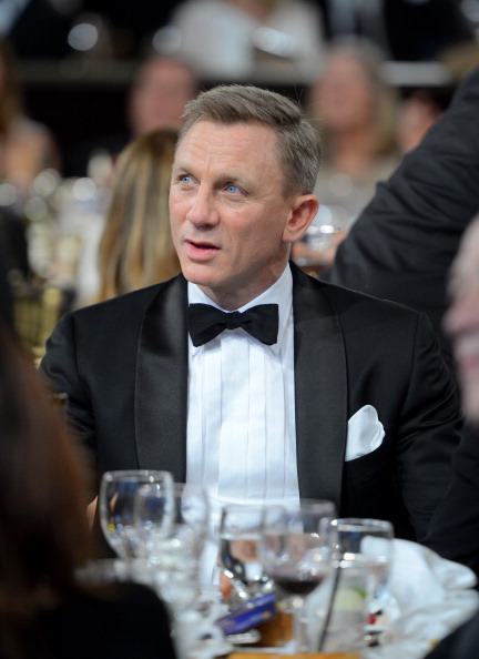 daniel craig's lesbian assistant tweet media