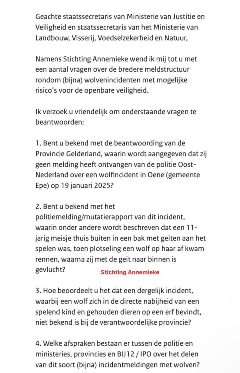 AvanStraaten's tweet photo. Als burgers vragen stellen over een concreet incident en de registratie daarvan, de informatie-uitwisseling tussen betrokken instanties BIJ12/ IPO, provincies en politie en de feitelijke verantwoordelijkheidsverdeling bij mogelijke risico’s voor de openbare veiligheid, mag je toch verwachten dat daar concreet en inhoudelijk op wordt gereageerd door de overheid. 

In plaats daarvan word je gewoon afgescheept.

Ambtenaar Rijksoverheid denkt zeker dat ik gekke Henkie ben! Nou niet dus! 

Toch ga ik maar weer een brief sturen naar beide staatssecretarissen. 2/2⬇️ #wolf @Rijksoverheid @stasLVVN @StasJenV