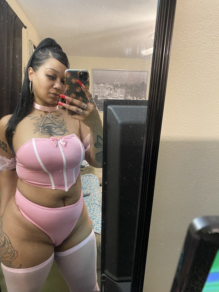 BigB00tyMilf (3/28)🥳 tweet media