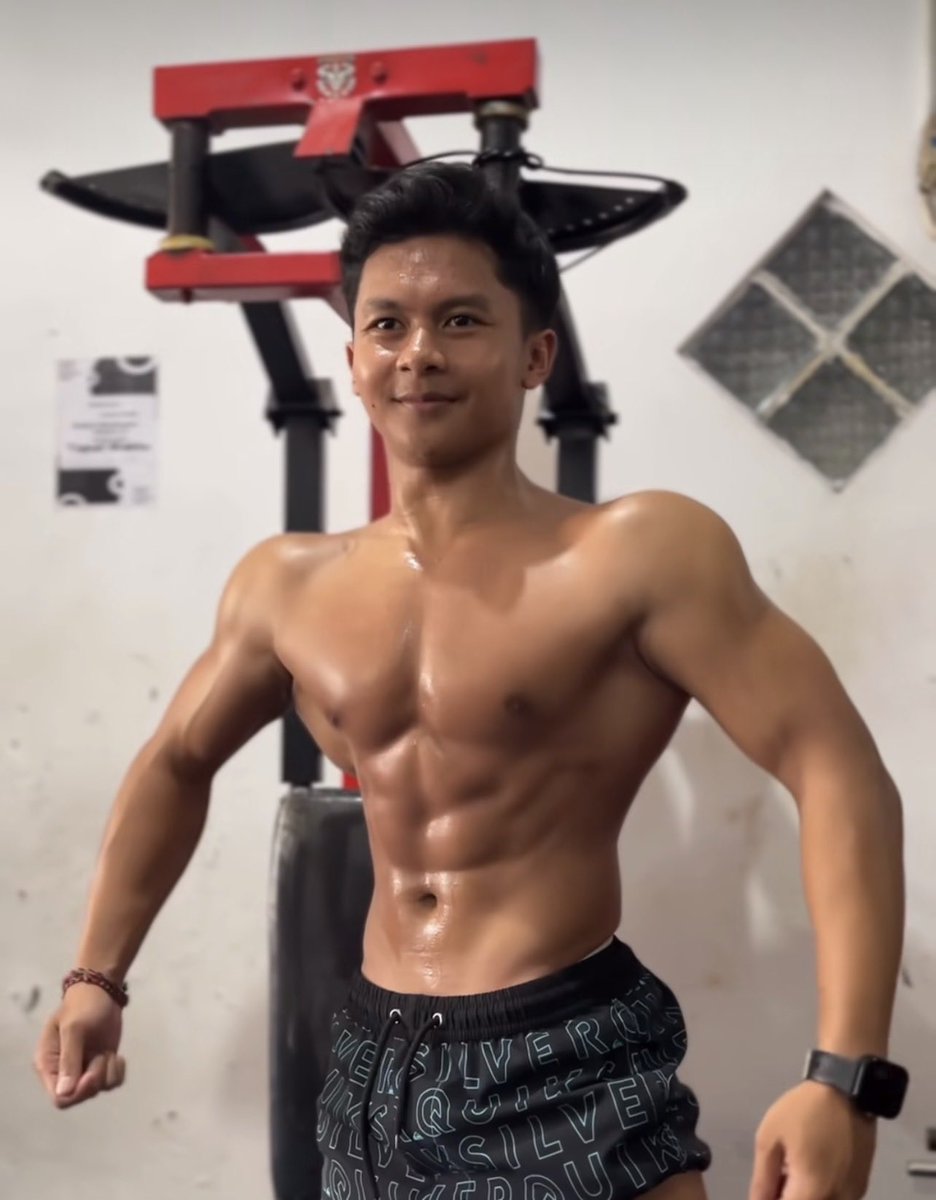 Straight tweet media