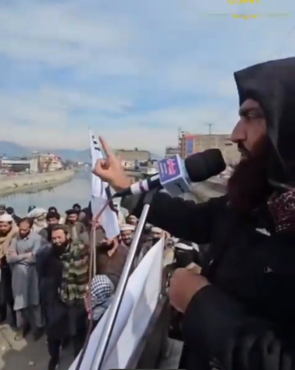 notrandom 2000 tweet media