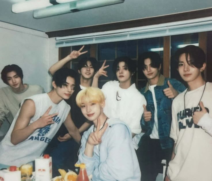 설 | sevEN tweet media