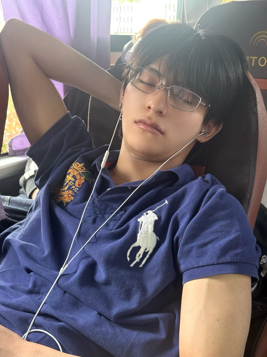 ALL(H)OURS tweet media