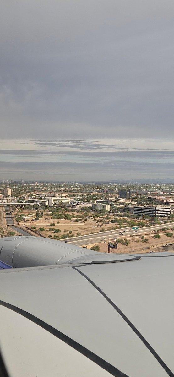 DuaneRankin's tweet image. Back in Phoenix. 

Practice today.

Blazers at Suns tomorrow night play-in tournament for 7th seed in Western Conference playoffs. #Suns #RipCity