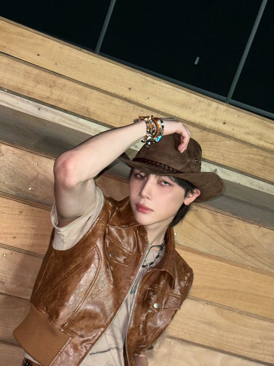 alice ✶ tweet media