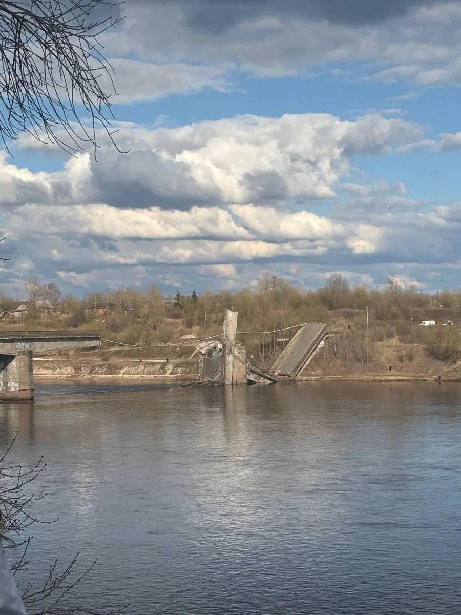 восхищённый болгарин™ tweet media