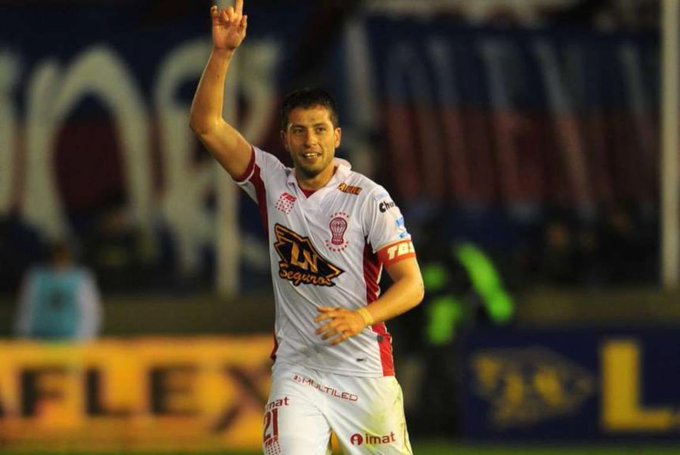 _Fulbito's tweet photo. #Huracán 

" FATURA CALENTITA "
EL ARQUERO COMEGATO 

" ESE HOMBRE... ( despectivo ) HIZO EL GOL QUE NUNCA PODIA HACER EN SU VIDA " por HUGO MARTIN NERVO
la tiene adentro - 

" FATURA BROWN CALENTITO " https://t.co/qd8j5gtCSt