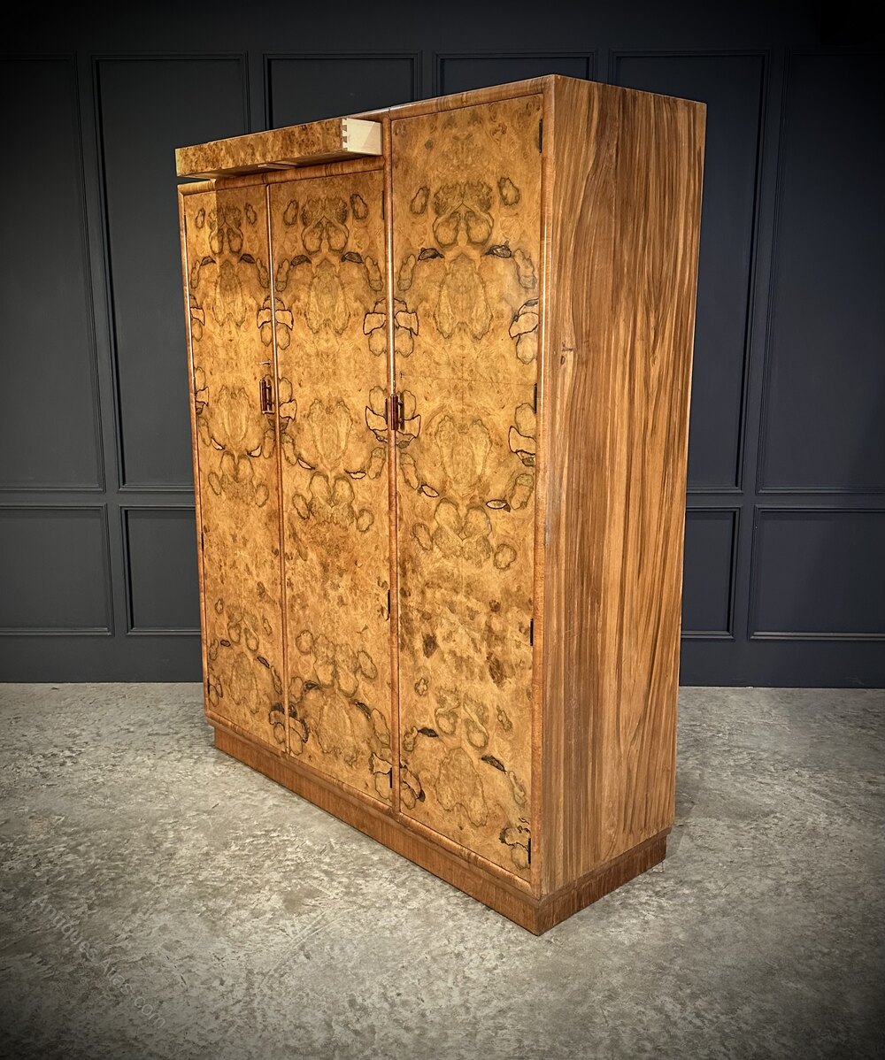 antiques_atlas's tweet image. Selling on Antiques Atlas we have
✨LT Antiques✨
antiques-atlas.com/ltantiques/ Check out their recently listed items for sale include this
Art Deco Walnut Wardrobe ✨check out that slinky wee drawer at the top✨
#Antique #antiquefurniture #artdeco #artdecofurniture #artdecobedroom