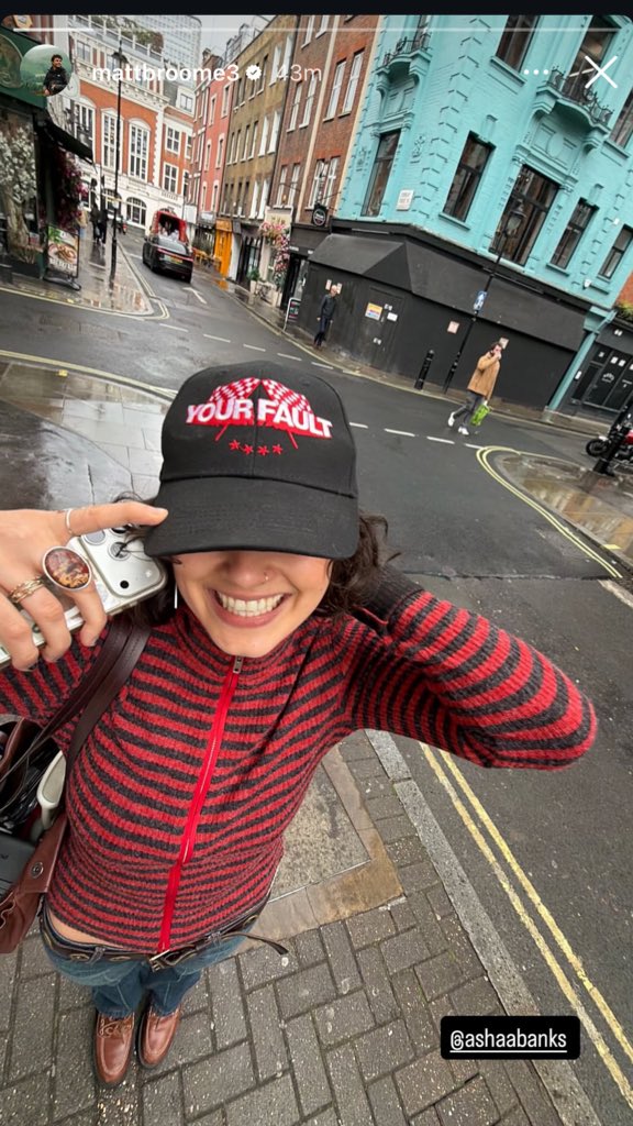 TELLMELlES's tweet image. my parents are #HOME