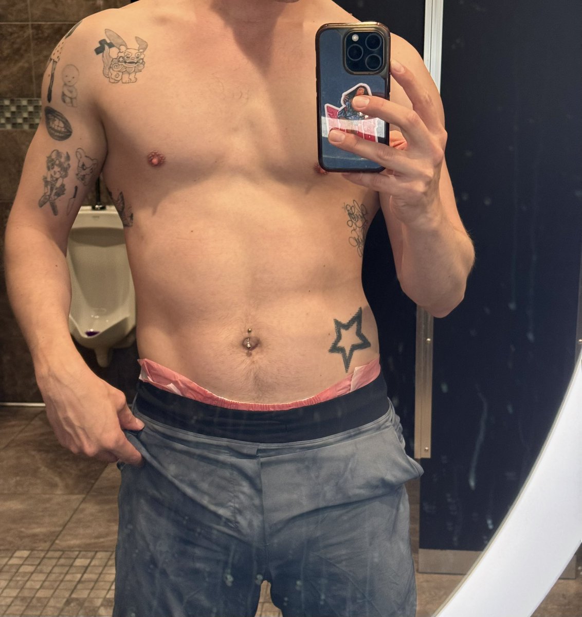 Sometimes_LockedBoy_Mike tweet media