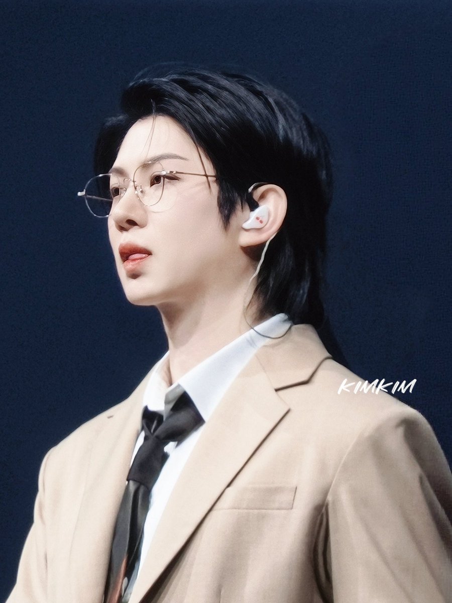 슈퍼쇼10 앙콘  Day3

 Hot nerd🥵

#희철  #KIMHEECHUL #김희철 #heechul  #ヒチョル #金希澈
#SUPERJUNIOR   #슈퍼주니어 
#SUPERSHOW10_SJCORE #슈퍼쇼10_SJ코어 #SUPERSHOW #SUPERSHOW10
#20th_Anniversary_TOUR 

 #SUPERSHOW10_SJCORE