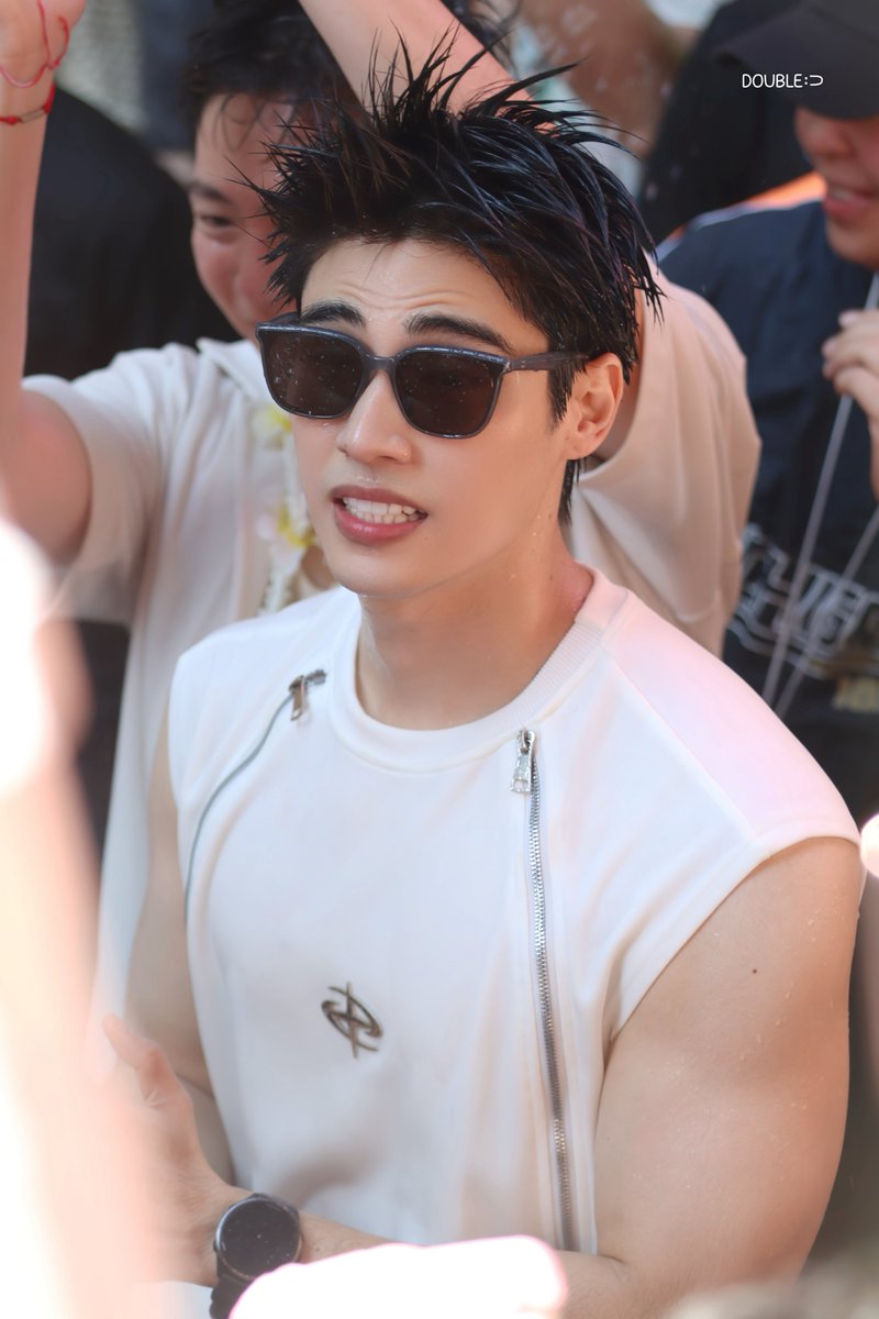 double2uu's tweet image. พี่ภูมิขาาาาา า า าา ~   💪🏻

UPPOOM AT SILOM
#UPPOOMSONGKRAN2026
#LoveofSilomxSilomComplex
#สีลมรวมมิตร2026
#poompps