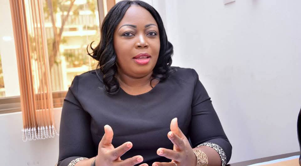 ebalemozindo's tweet image. Chère @senghajustice, il est essentiel de comprendre que dans de telles circonstances, le rôle du journaliste n'est pas de se substituer à la justice, mais de servir de vecteur à l'information et d'appliquer le principe du « deux sons de cloche ».
​En donnant la parole au