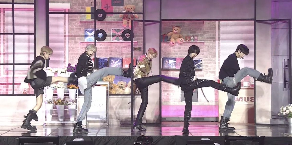 7th year: wire위레 tweet media