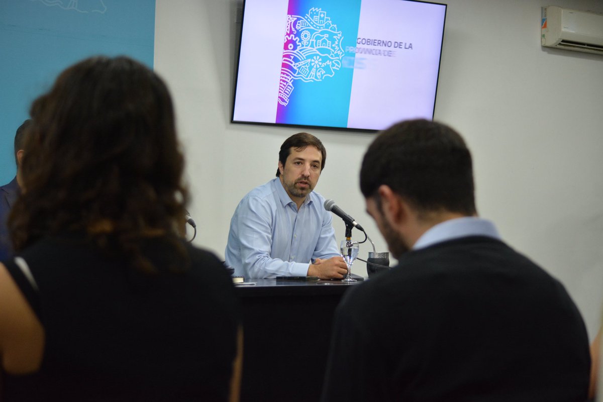Hoy faltan medicamentos, vacunas y recursos básicos: el programa Remediar redujo un 55% sus entregas y solo se distribuyeron 59 de más de 100 medicamentos. En vacunas, la antigripal llegó a apenas el 26% de lo previsto en adultos, y hay faltantes de BCG, triple viral, VPH y COVID