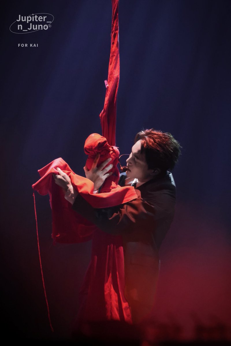 카이가 예술을 하면 홈마들도 예술을 한다는 말이 있다 
나는 그 말을 참 좋아한다