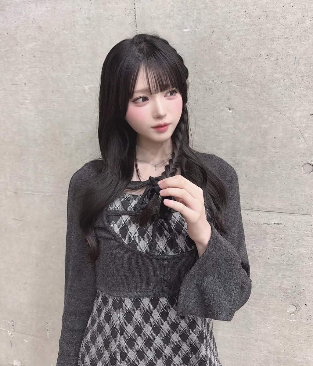 pyon🪄︎︎アイドル私服衣装特定(乃木坂┊︎櫻坂┊︎日向坂 etc) tweet media