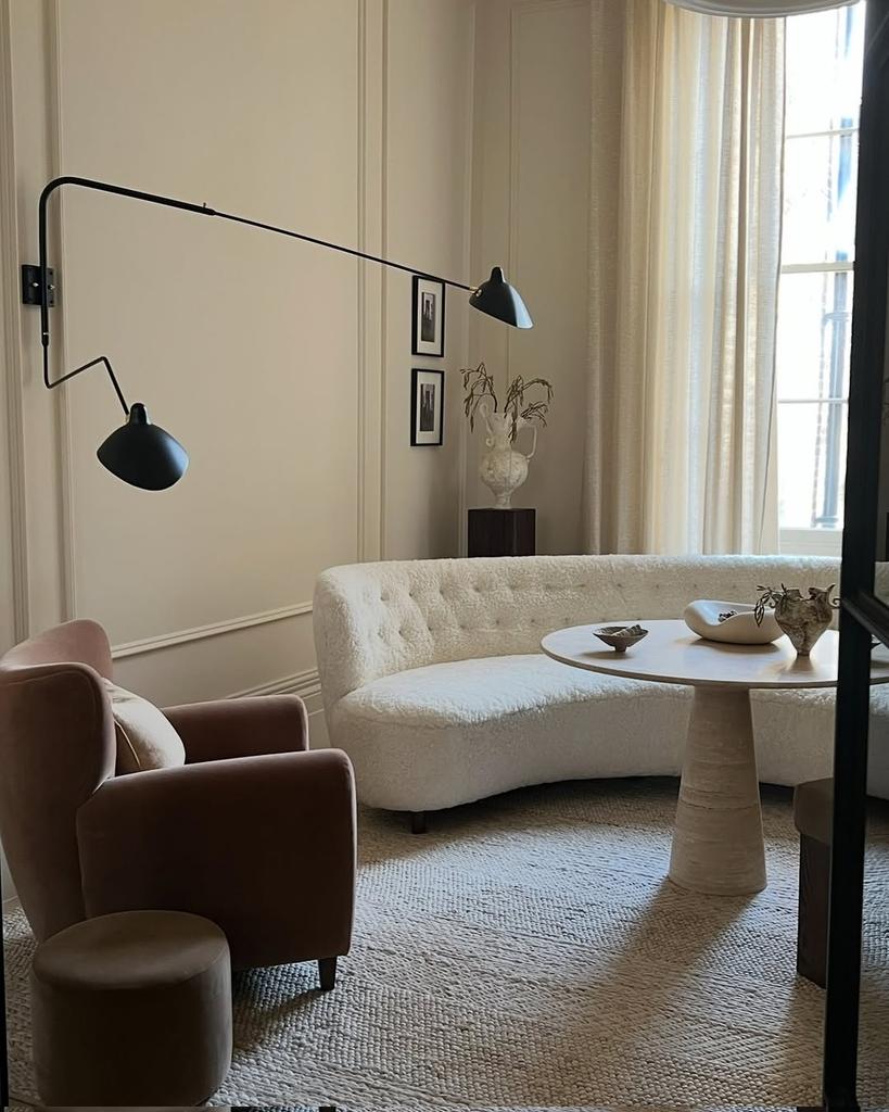 SebastianLu616's tweet photo. when we bring natural materials,  soft light, organic textures, and greenery into a space. we're speaking directly to the nervous system.these details signal safety and calm because our brain evolved in nature.
swipe to see iPhone camera vs professional photoshoot. 
 #homedecor https://t.co/tR1eF3EN5L