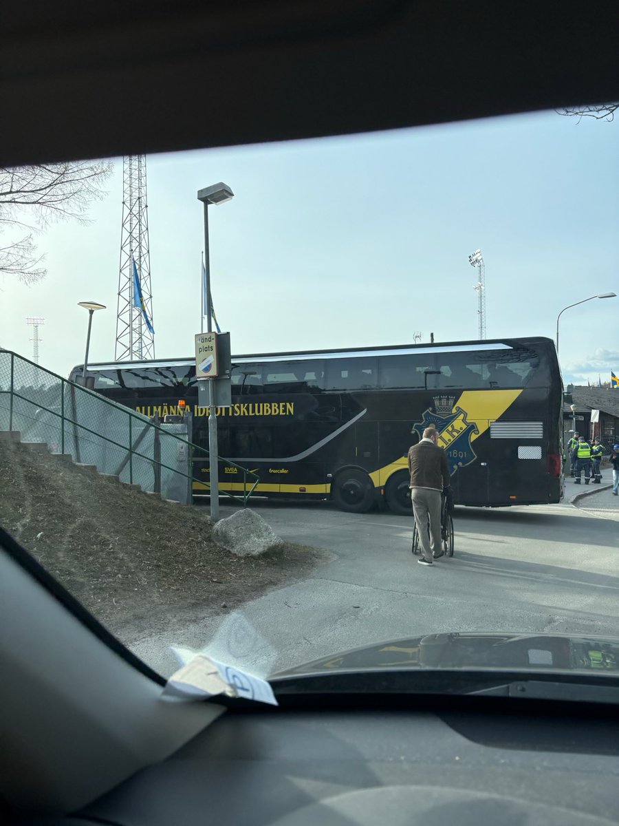 Oisín Cantwell tweet media