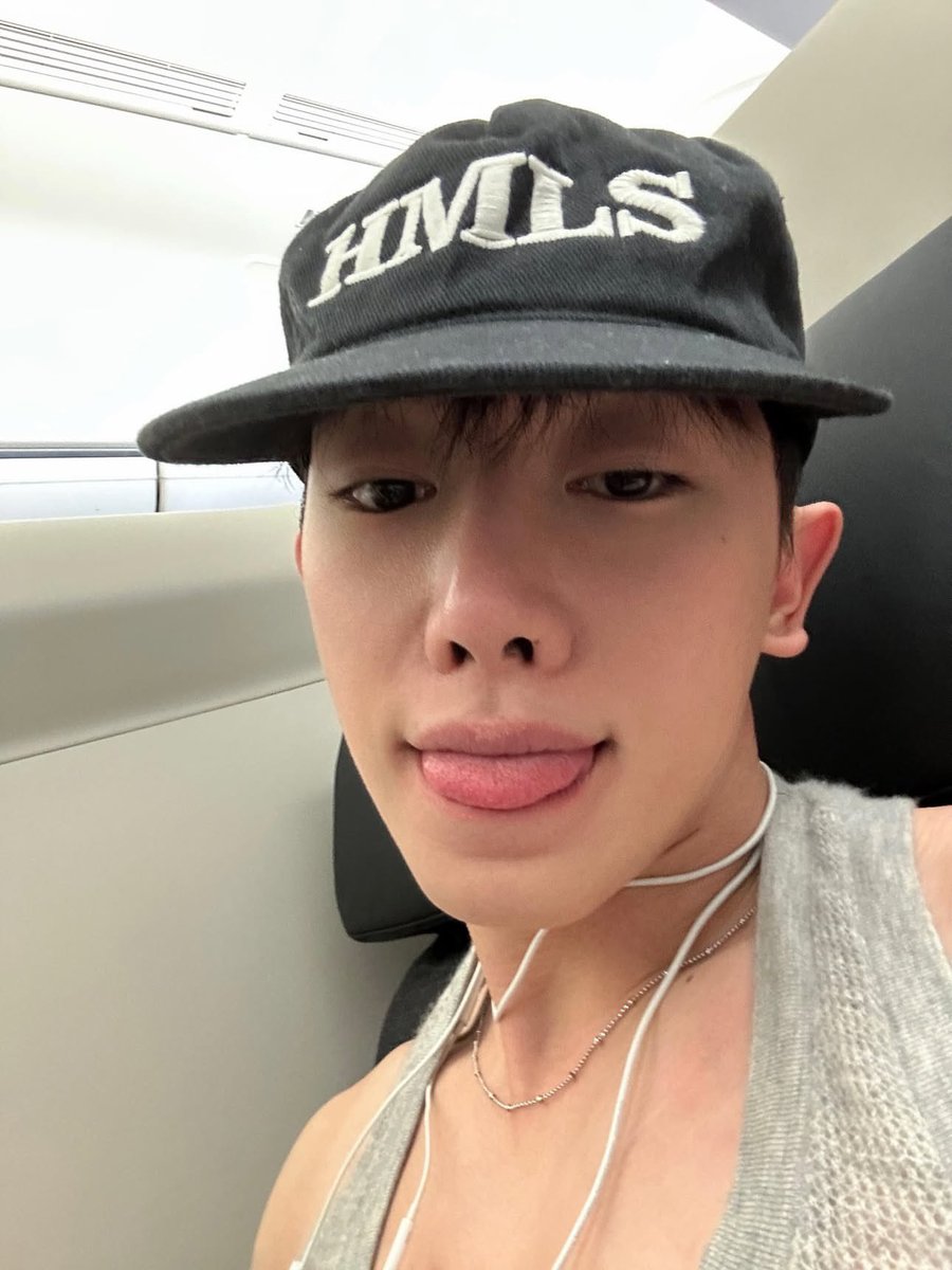 Wonho’s⁷ fan account tweet media